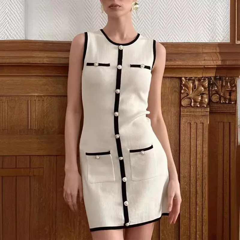 Robe Mini Tricot Sans Manches | Bordure Contrastée | Boutons Devant | Ajustée