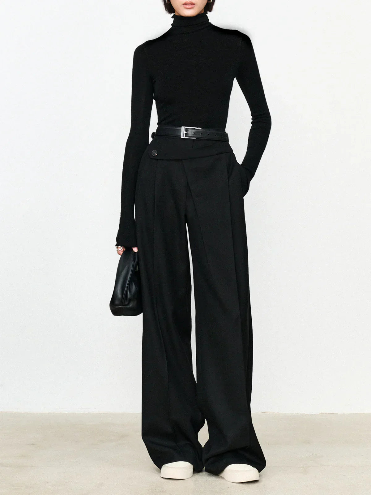 Pantalon Robe Asymétrique Jambe Droite | Détail Bouton Moderne