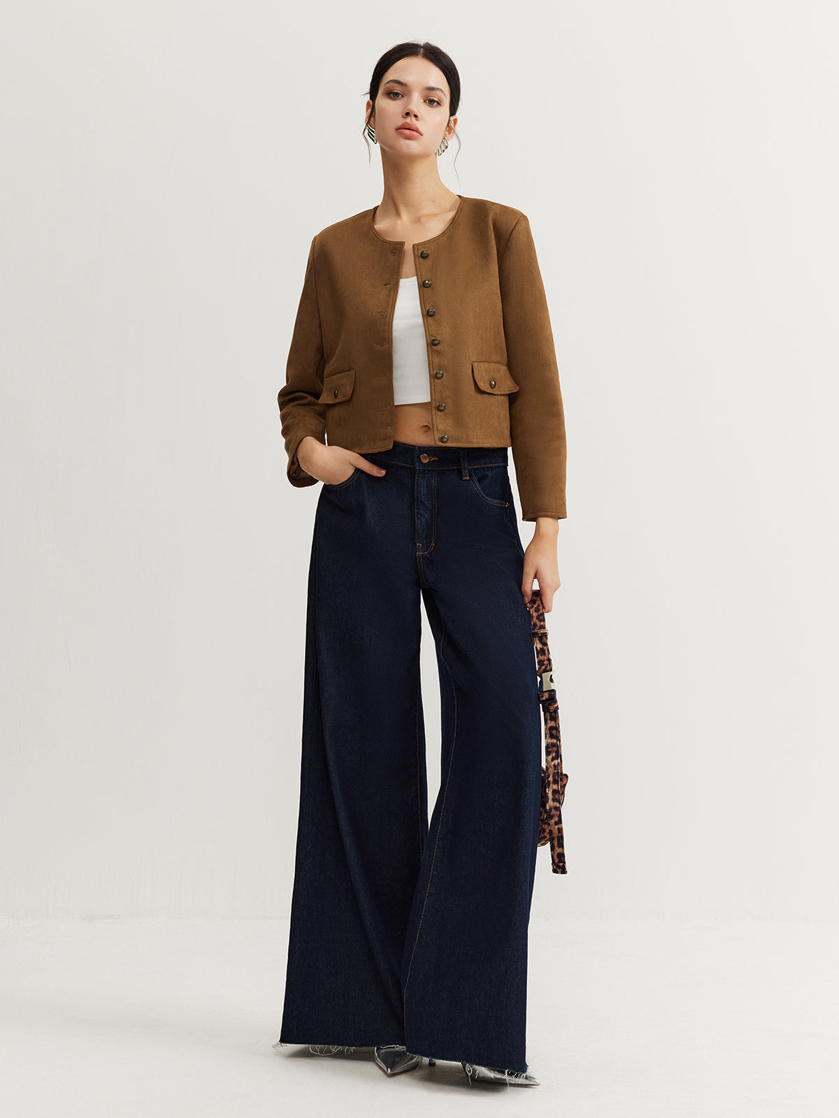 Veste Cropped Bouton Fondamentale | Silhouette Minimaliste | Col Rond