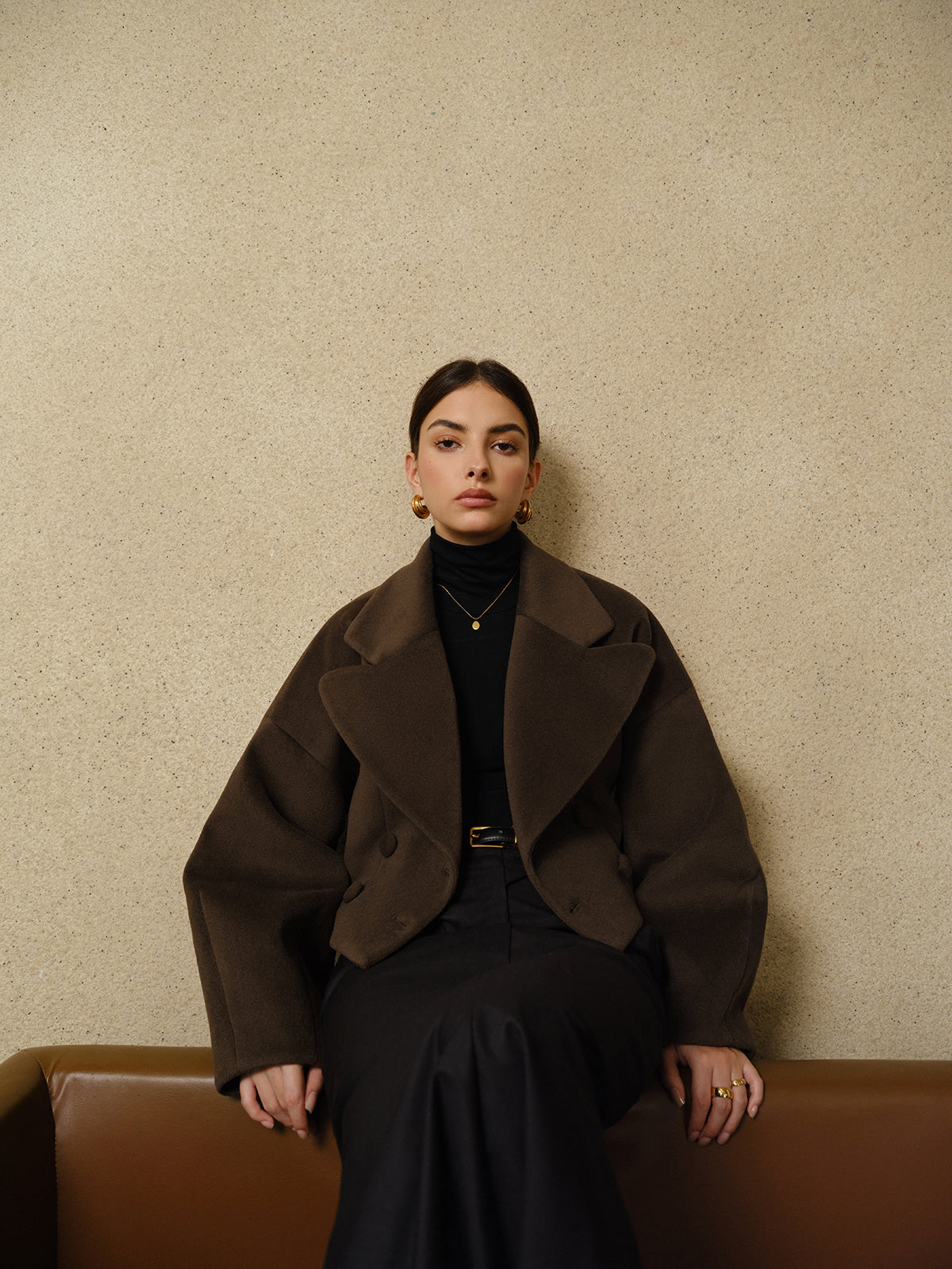 Manteau court en mélange de laine | Col oversize | Silhouette sculptée