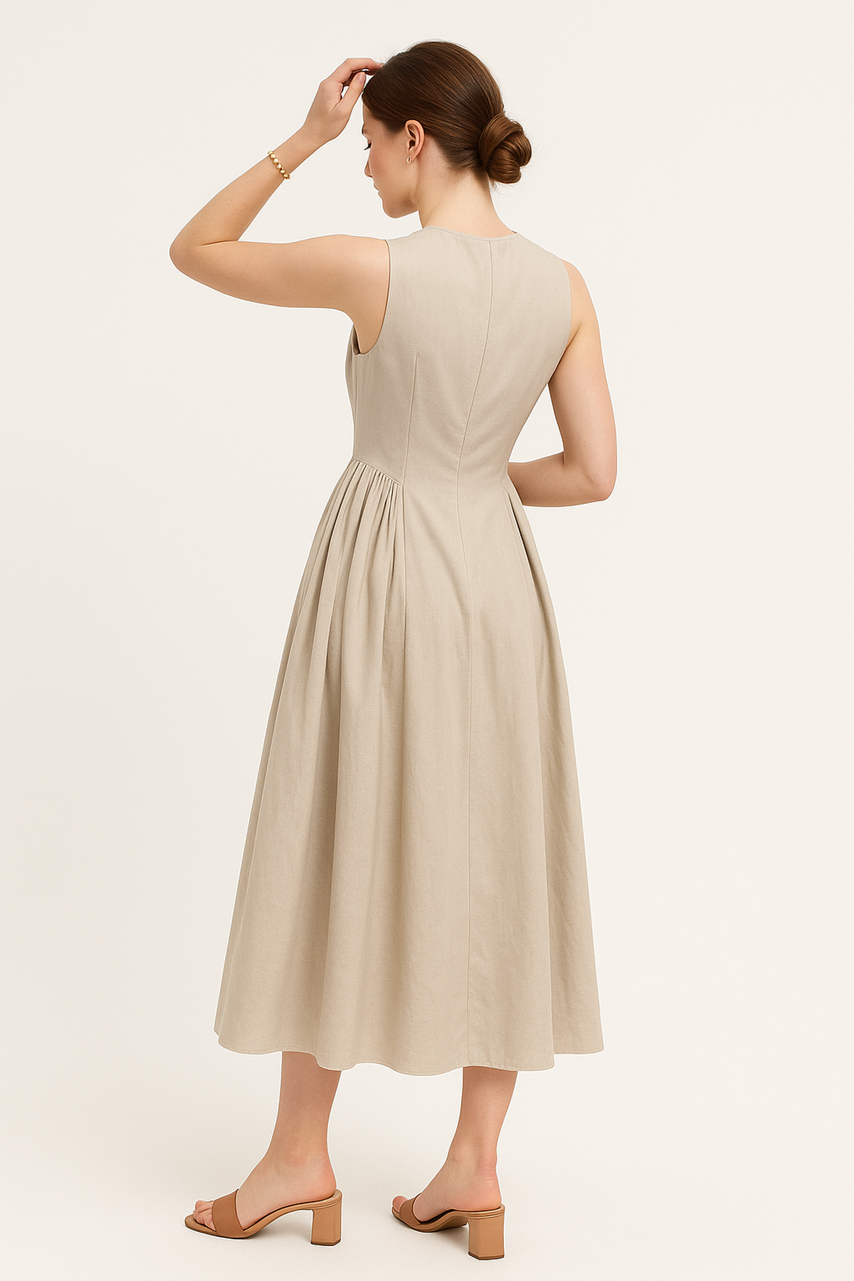 Robe Midi Sans Manches | Découpe en Clé et Jupe Plissée