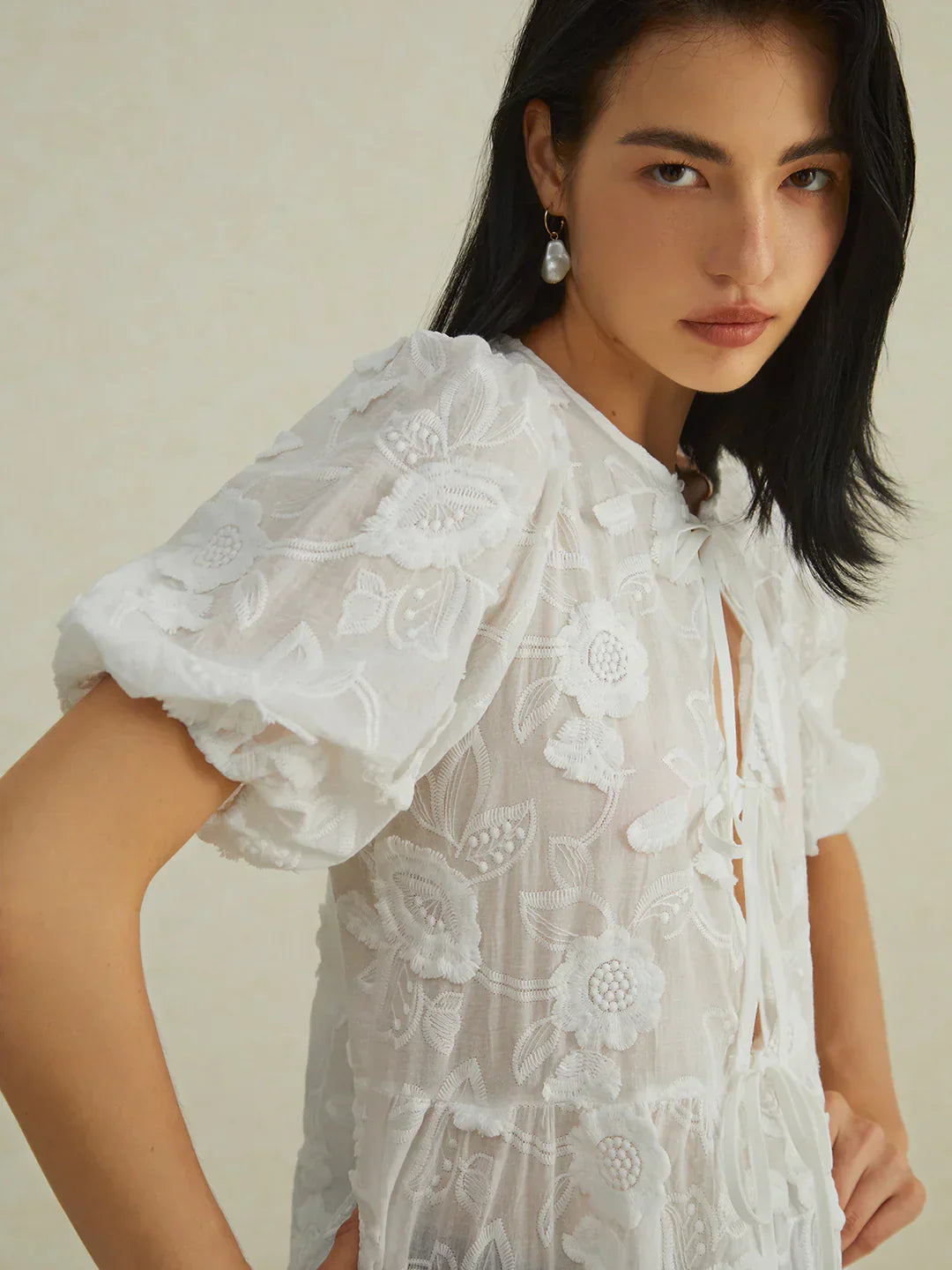 Blouse Florale Brodée | Manches Ballon | Transparente