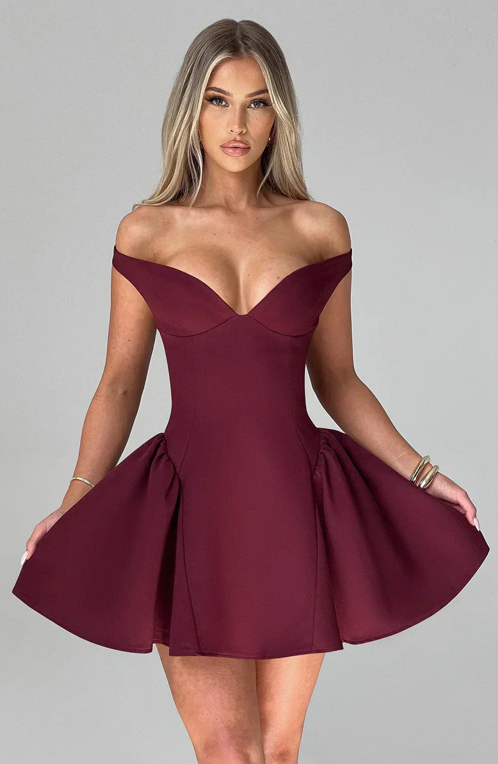 Robe Iris Off-Shoulder Mini | Col en Cœur | Jupe Évasée