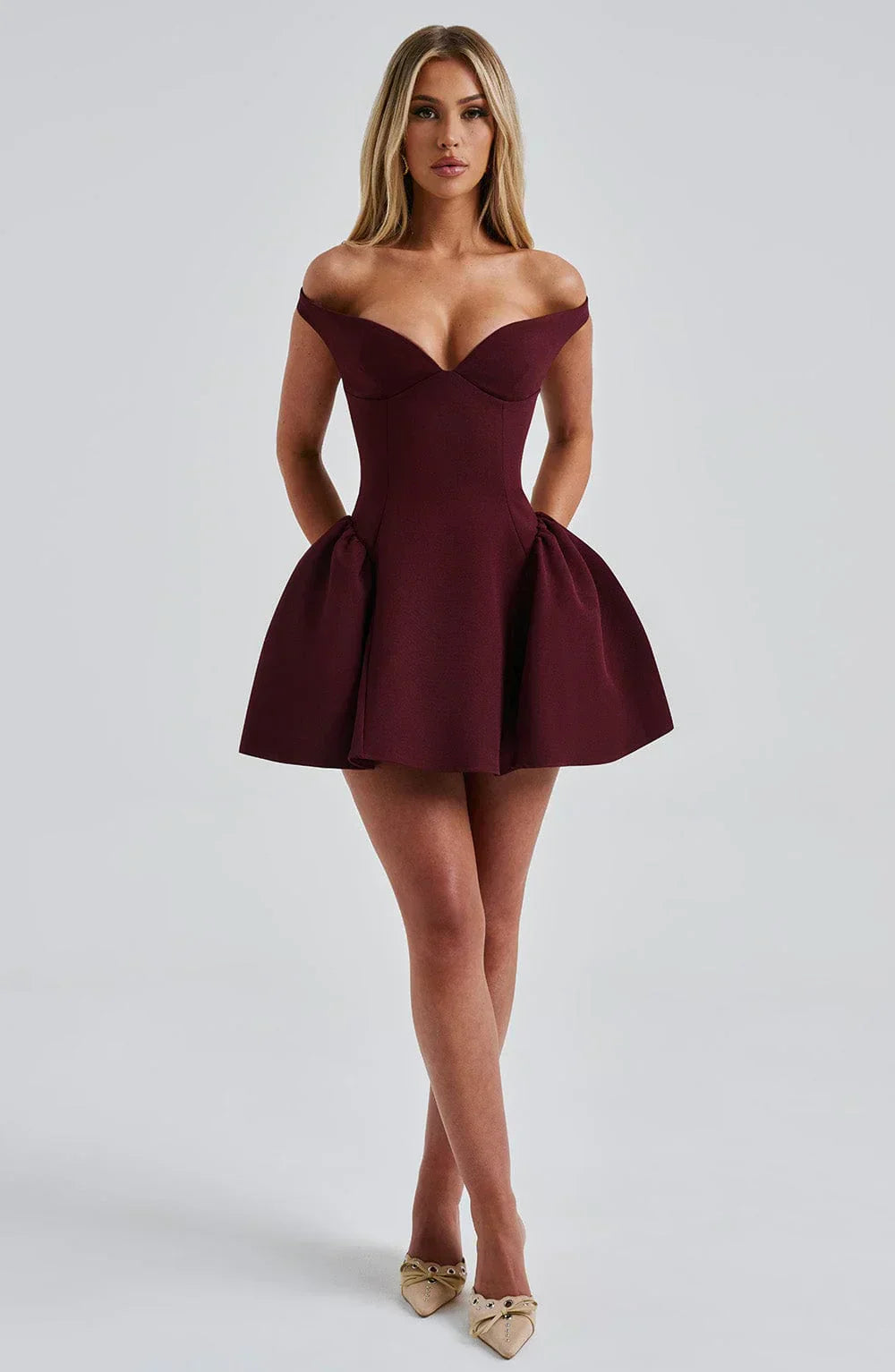 Robe Iris Off-Shoulder Mini | Col en Cœur | Jupe Évasée