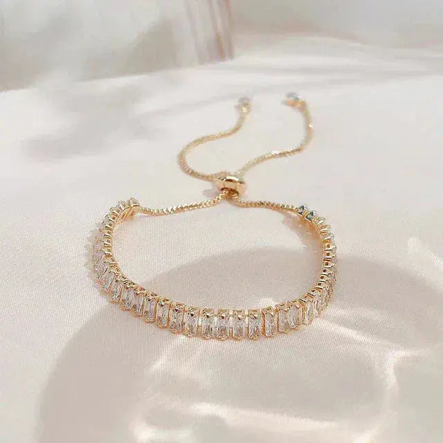Bracelet ajustable en zircon | Plaqué or | Fil de cristal