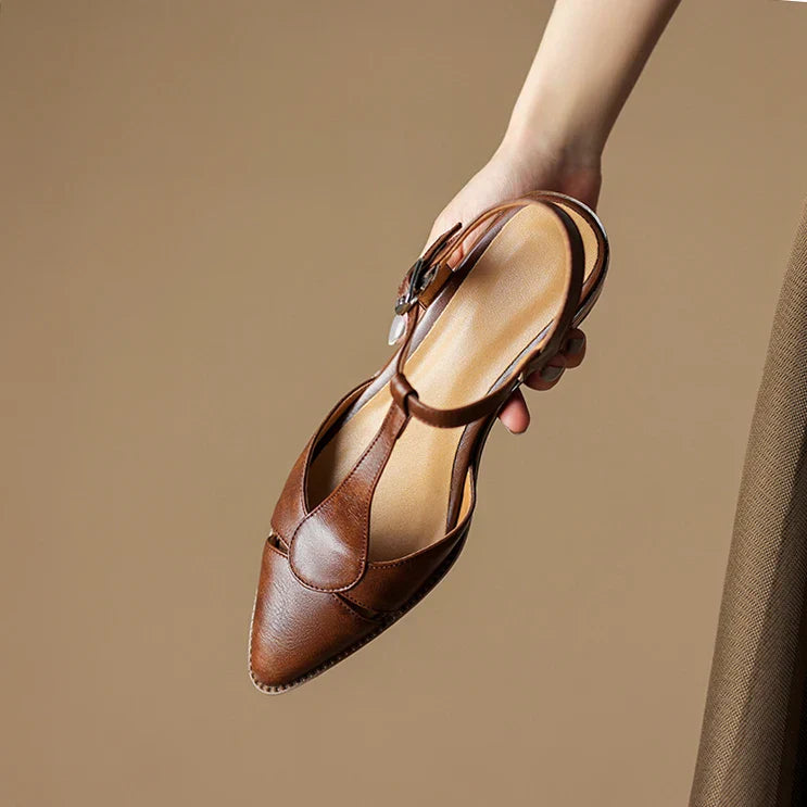 Escarpins en cuir Serana | Bout pointu | Sangle avec boucle
