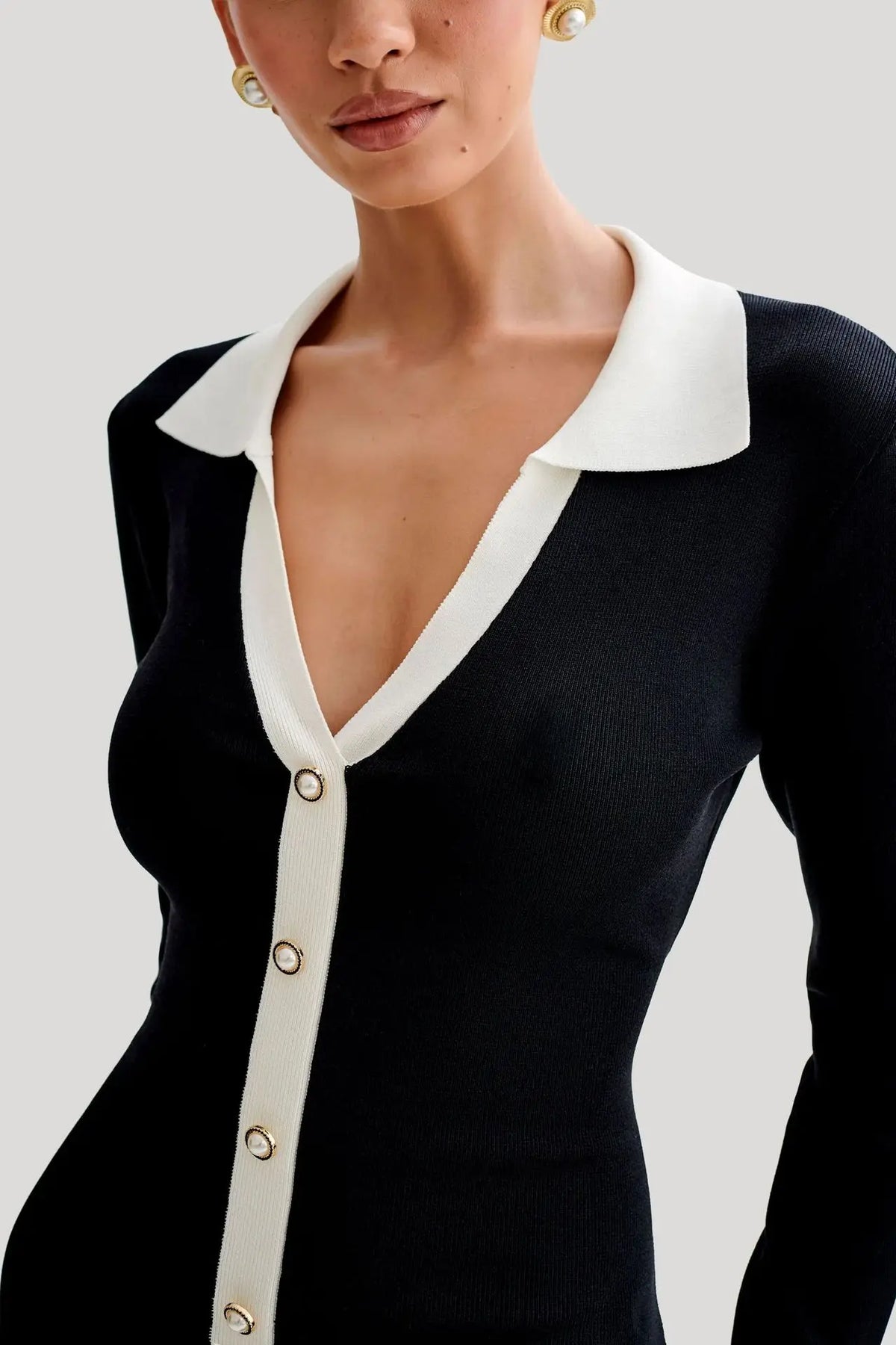 Robe Mini Tricot Contrast | Slim Fit | Bouton Devant | Ourlet Volant