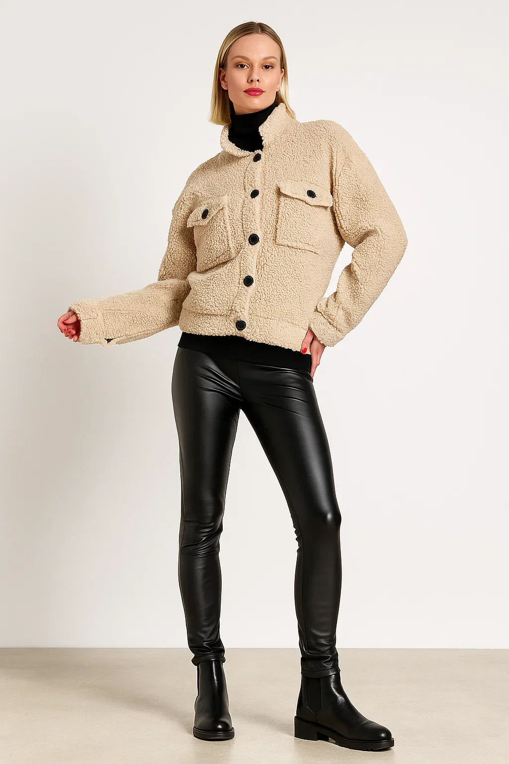 Veste Sherpa | Boutons Contrastants | Coupe Croisée en Mélange de Laine