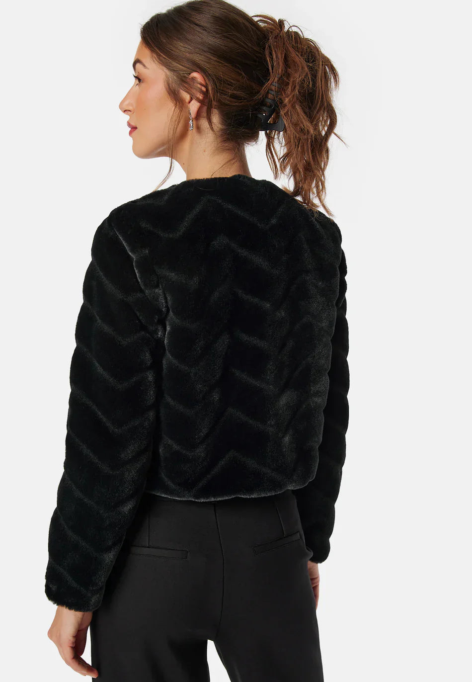 Veste Courte en Fausse Fourrure | Texture Douce | Couche Élégante