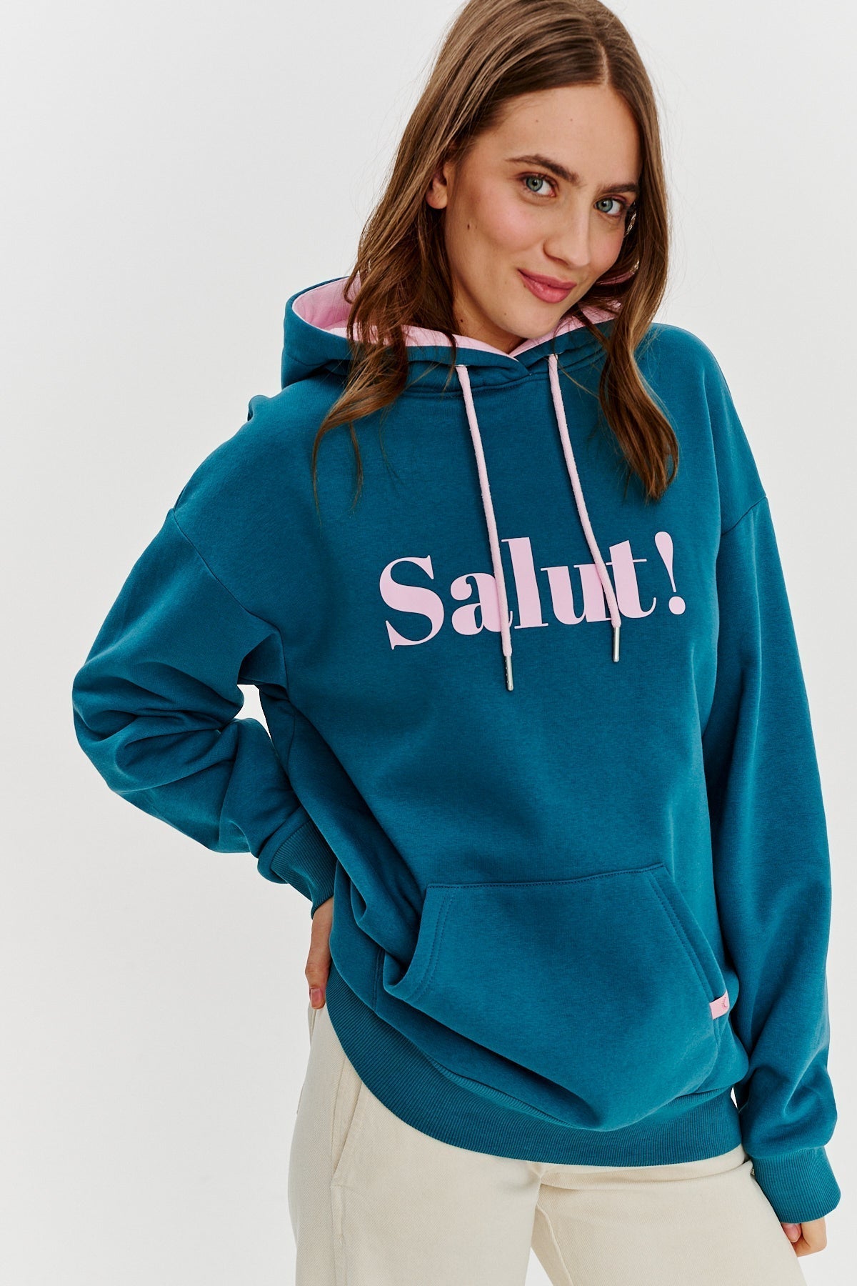 Hoodie “Salut!” | Oversized | Imprimé Contrasté