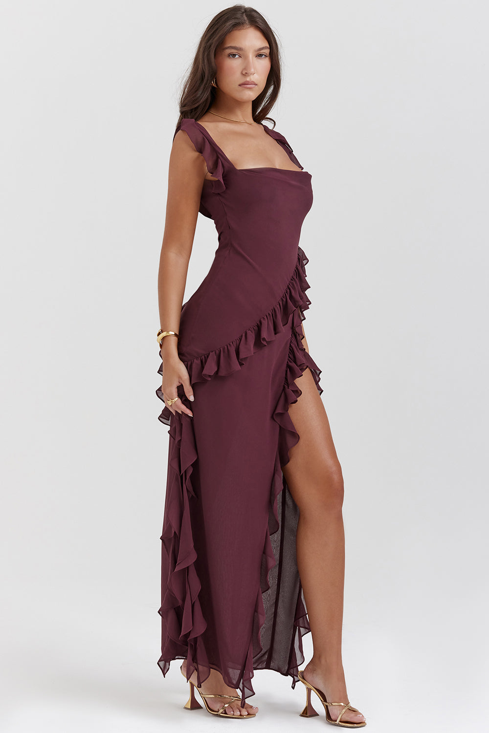 Robe Maxi Ruffle Split | Bretelles Carrées, Sans Manches, Ourlet Drapé