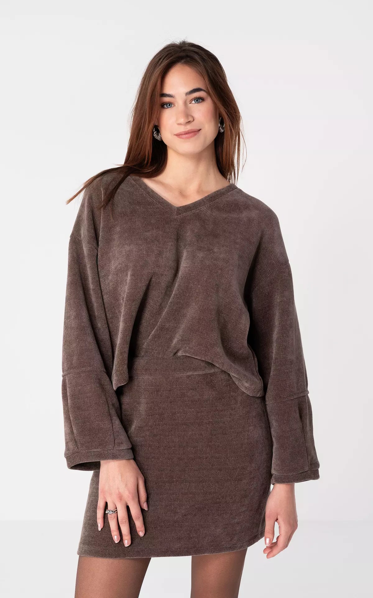 Robe Minuit Tricot Mini Set | Sweater V-Col & Jupe | Fil Mélangé Doux