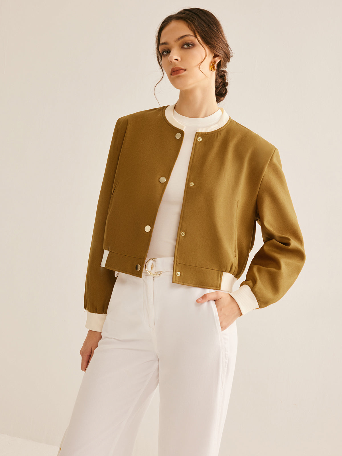 Veste Cropped avec Bord Contrastant | Design Minimaliste | Élégance Quotidienne