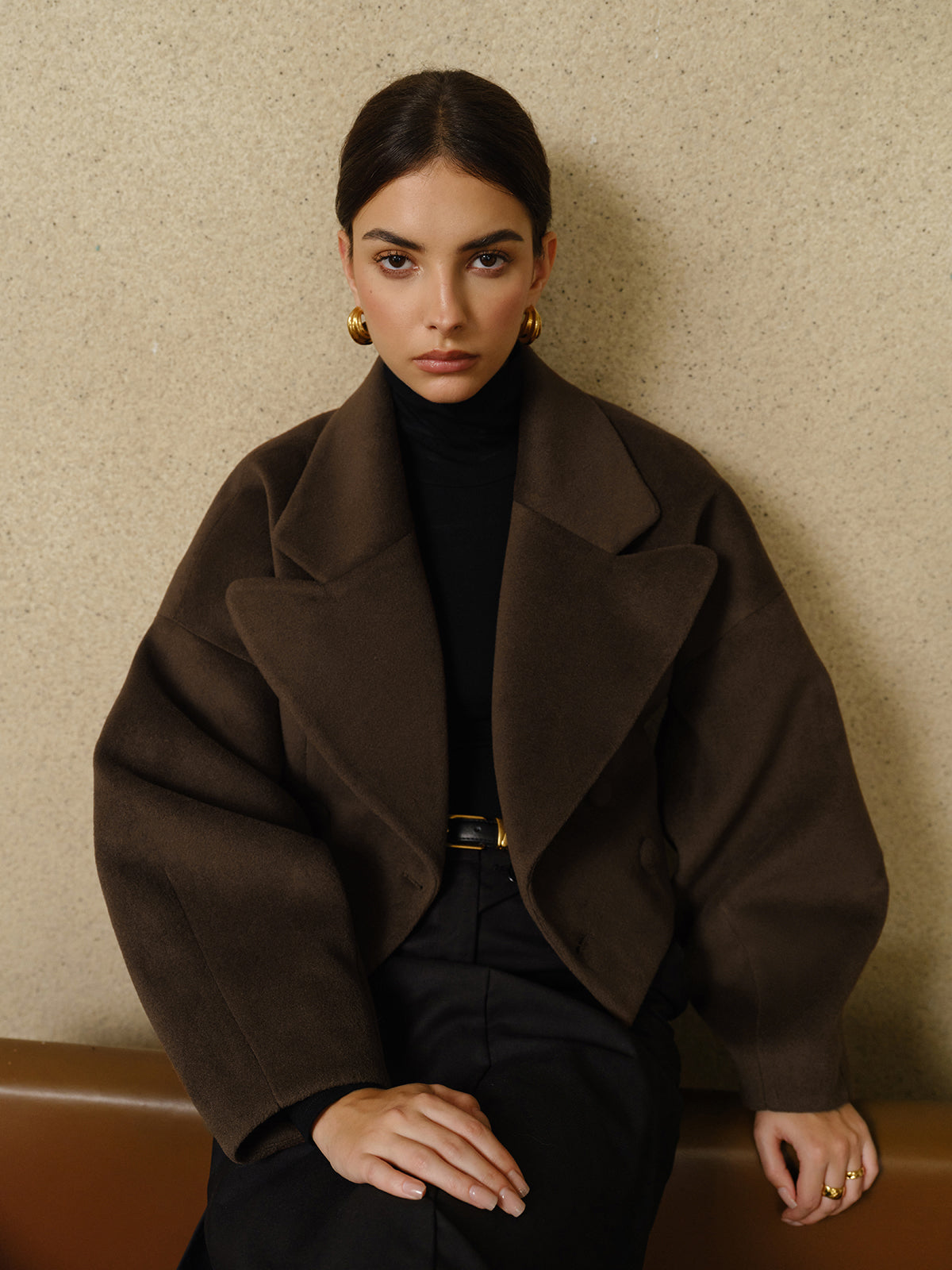 Manteau court en mélange de laine | Col oversize | Silhouette sculptée