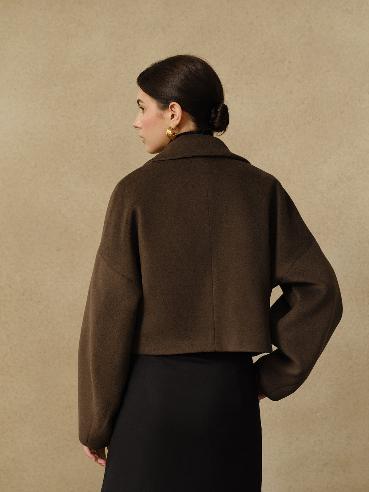 Manteau court en mélange de laine | Col oversize | Silhouette sculptée