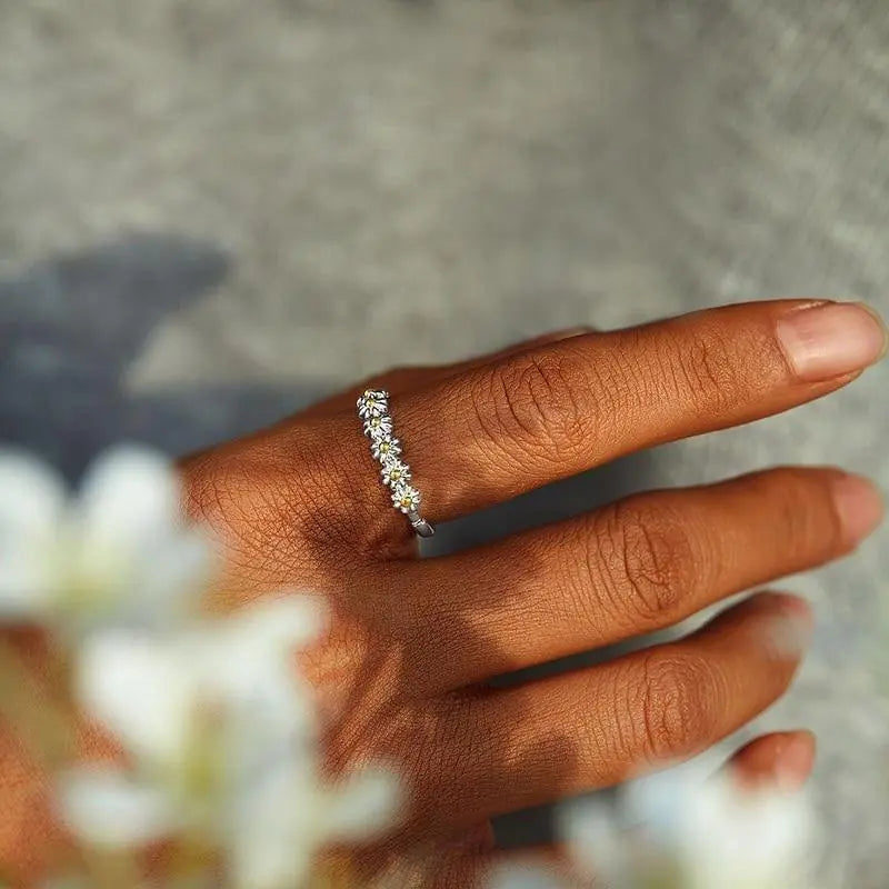Bague Daisy Émaillée | Design Ouvert Ajustable