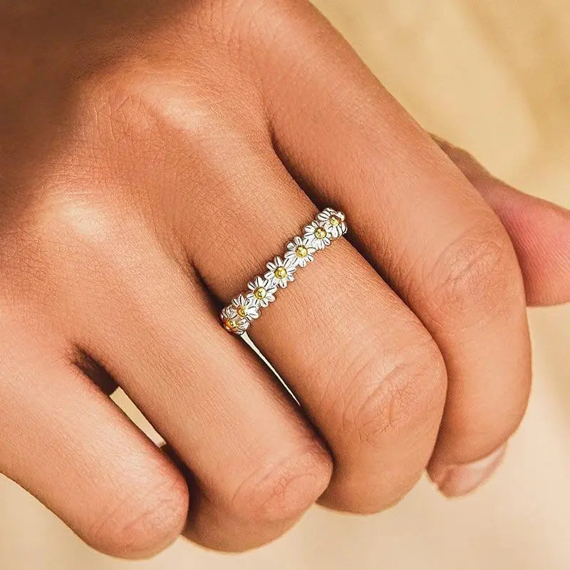 Bague Daisy Émaillée | Design Ouvert Ajustable