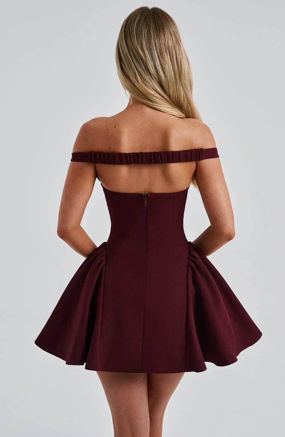 Robe Iris Off-Shoulder Mini | Col en Cœur | Jupe Évasée