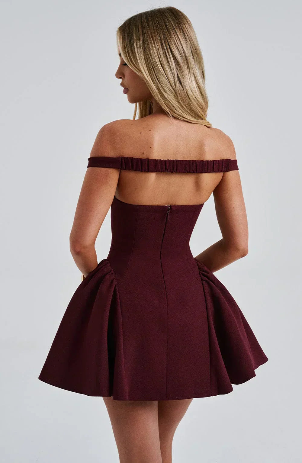 Robe Iris Off-Shoulder Mini | Col en Cœur | Jupe Évasée