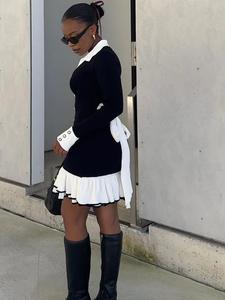 Robe Mini Tricot Contrast | Slim Fit | Bouton Devant | Ourlet Volant