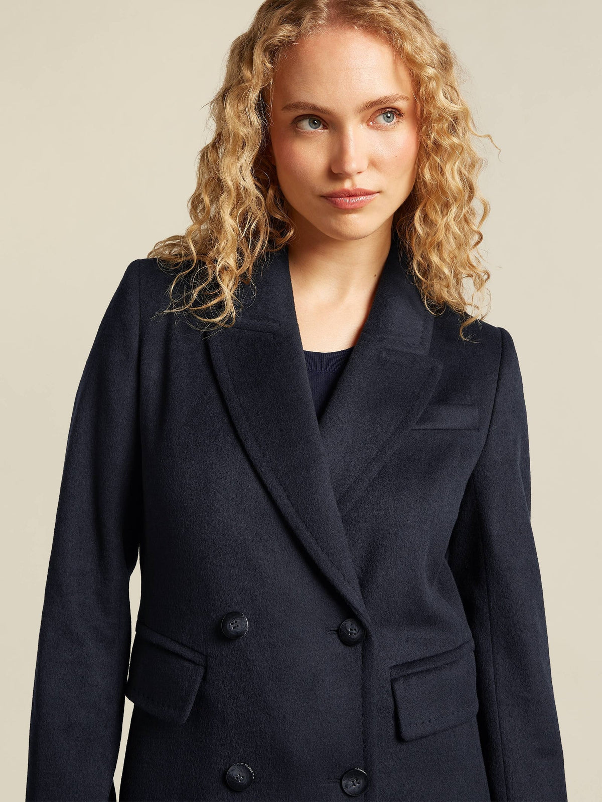 Manteau Long en Mélange de Laine | Double Boutonnage | Silhouette Classique