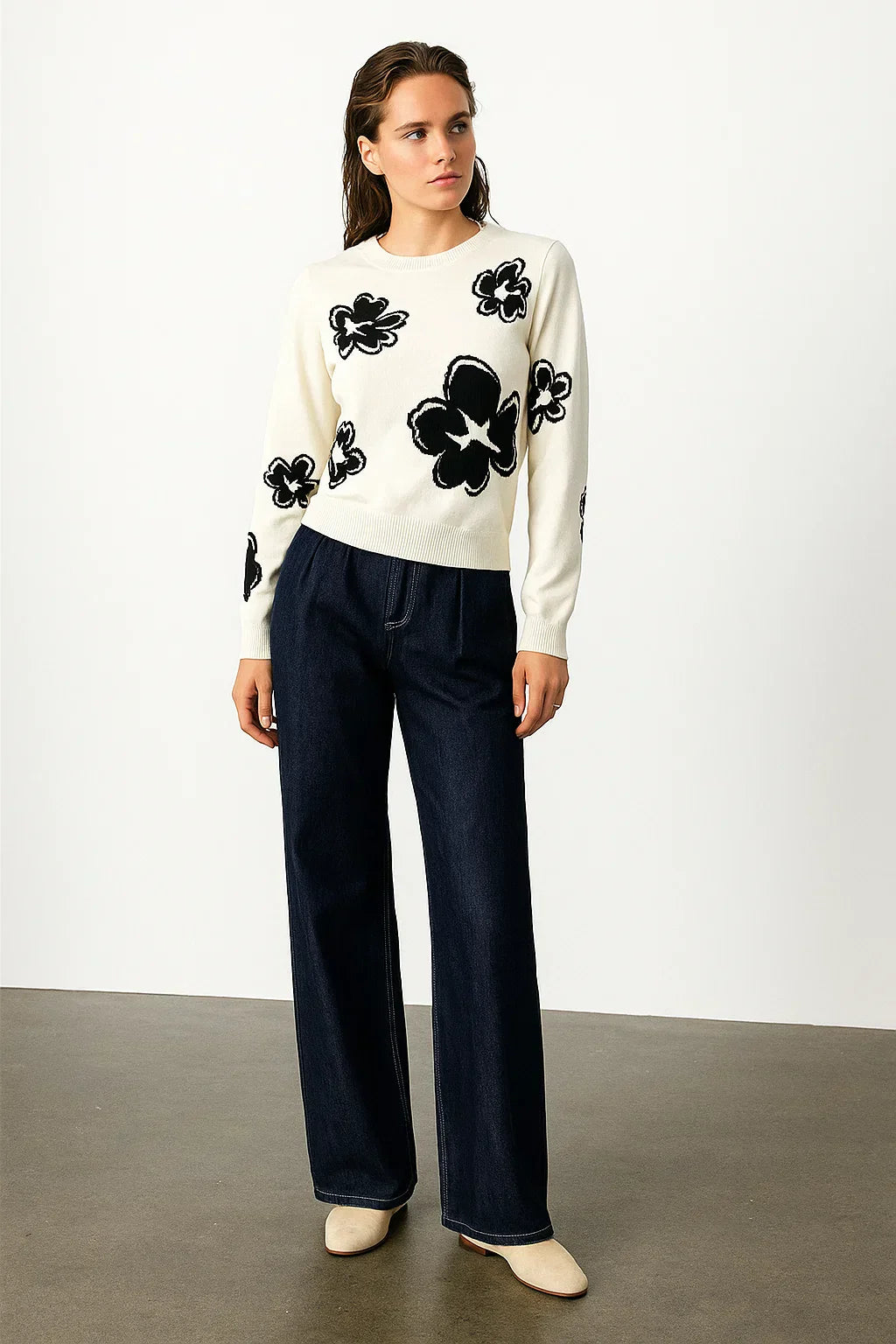 Pull-over floral | Design contrasté | Silhouette moderne