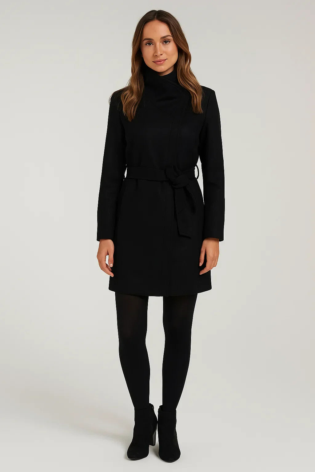 Manteau d'Hiver Ceinturé | Col Haut | Silhouette Minimaliste