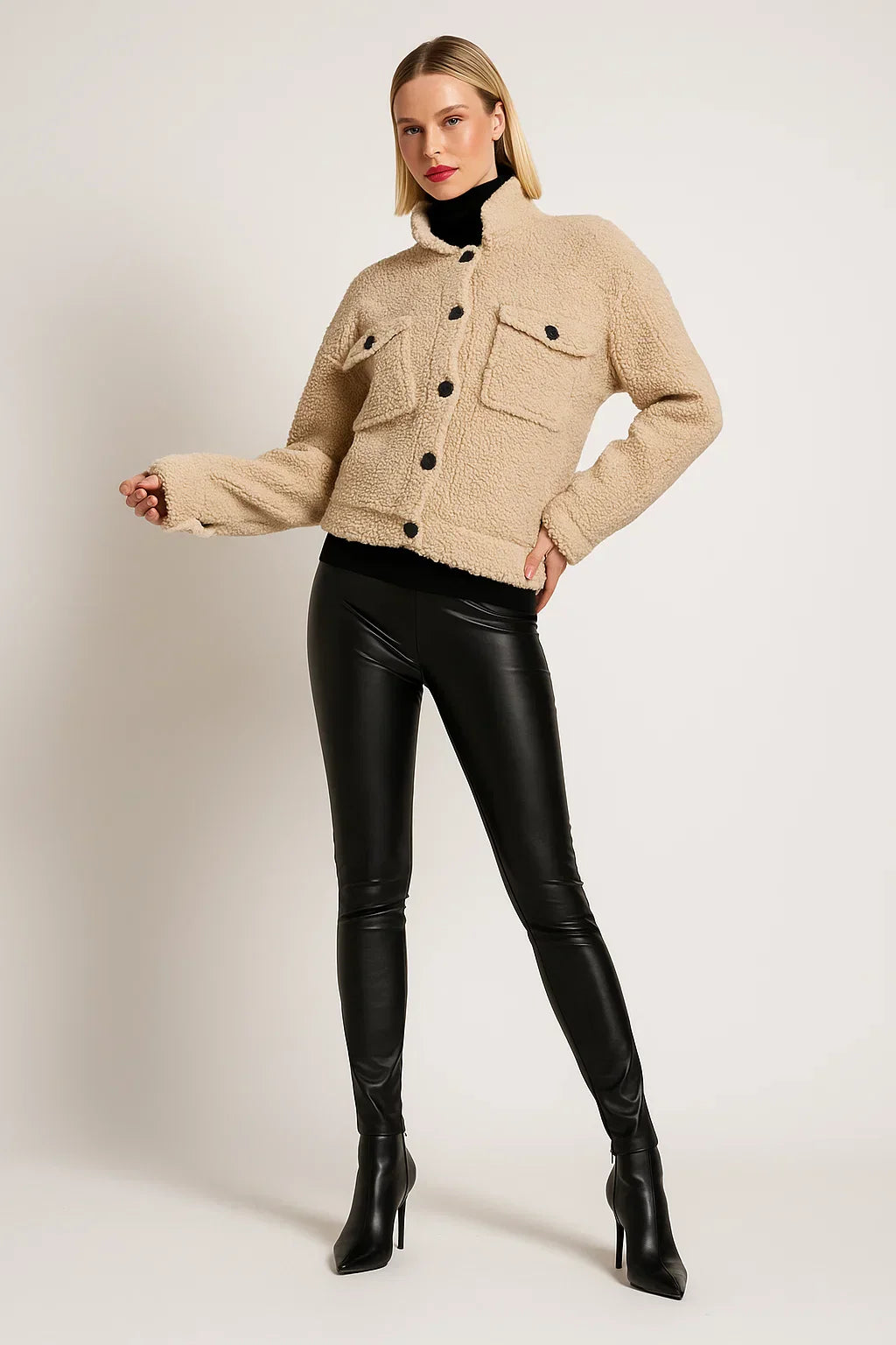 Veste Sherpa | Boutons Contrastants | Coupe Croisée en Mélange de Laine