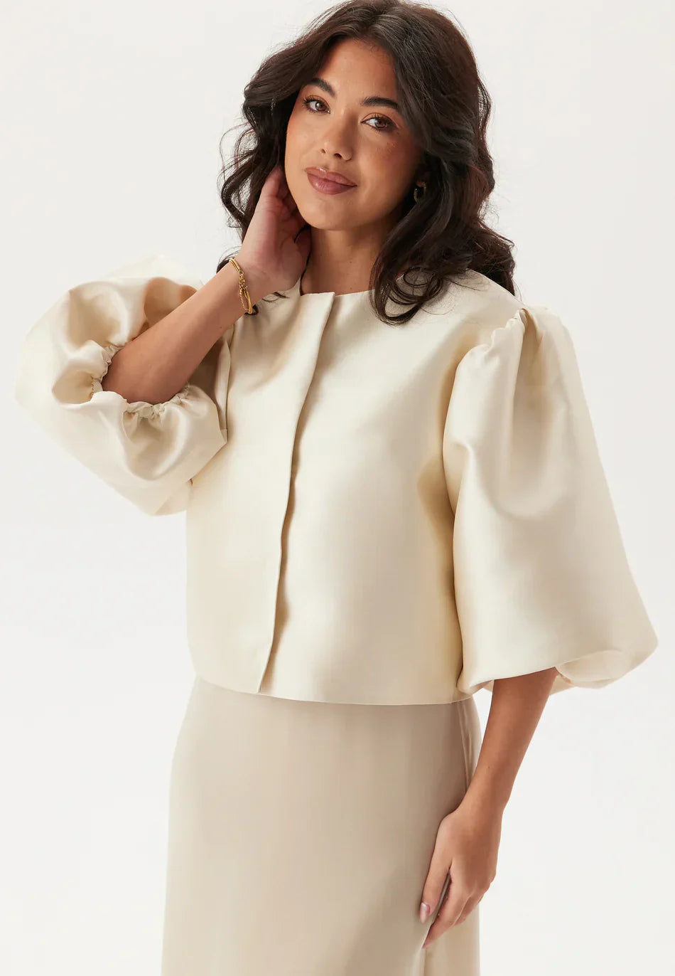 Veste Satin Manches Ballon | Coupe Courte | Silhouette Moderne
