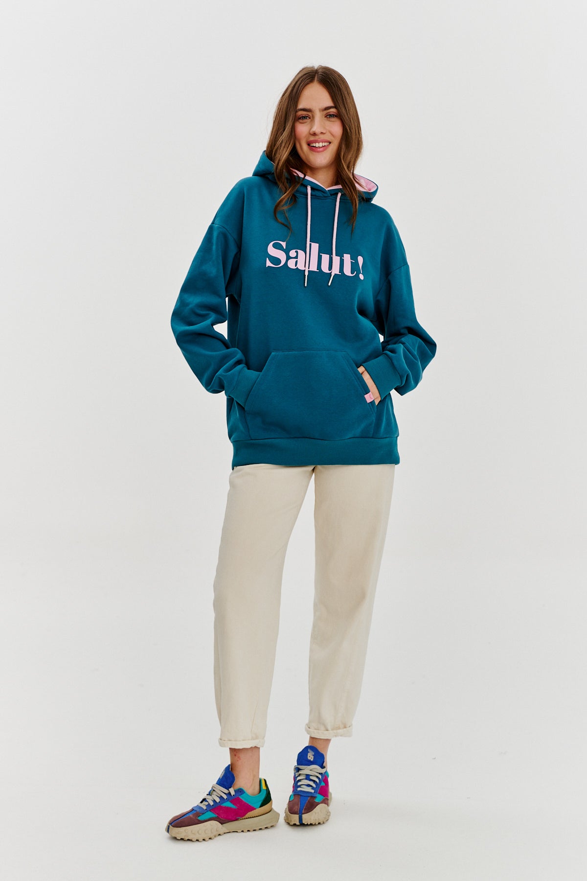 Hoodie “Salut!” | Oversized | Imprimé Contrasté