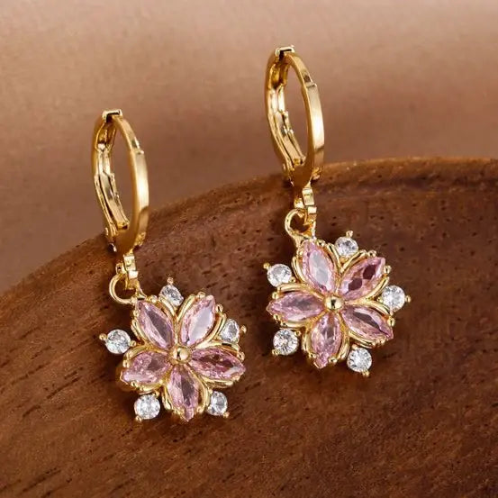 Boucles d'oreilles suspendues en cristal rose | Or plaqué | Design suspendu