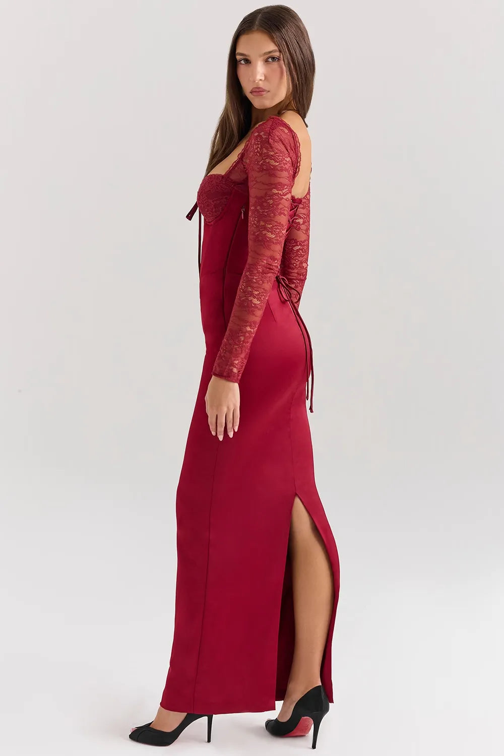 Robe Maxi Satin Lace | Corset, Manches Transparentes, Fente Arrière