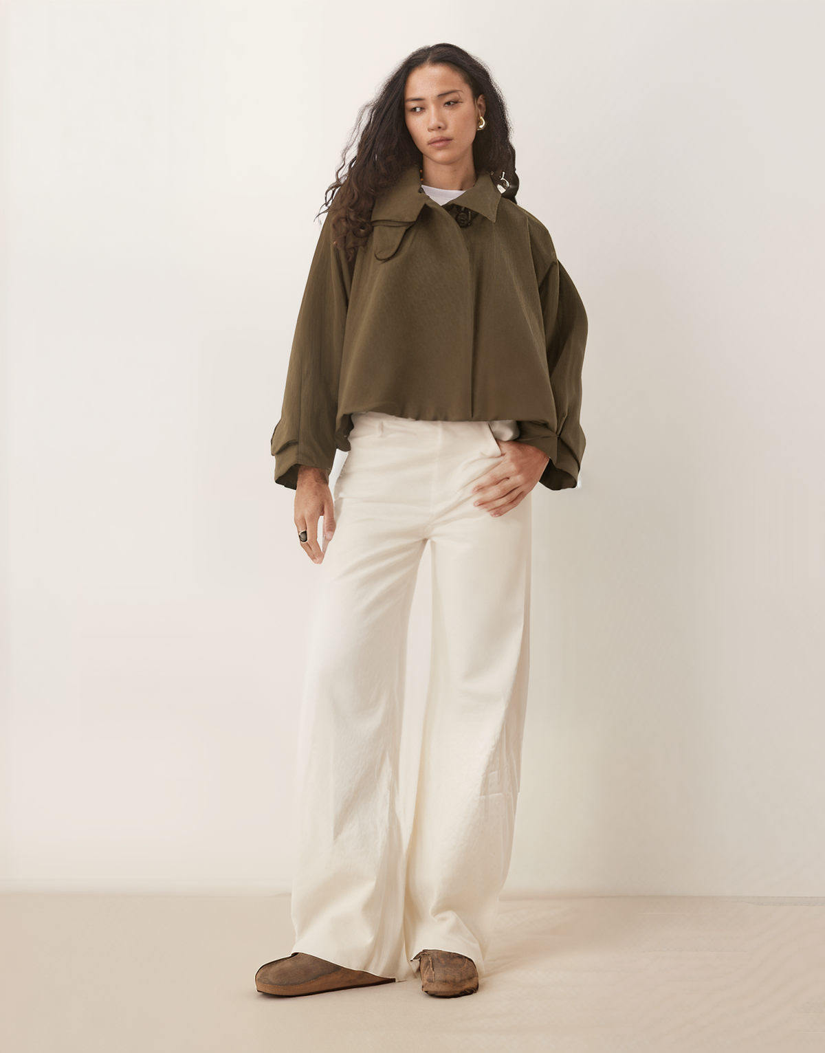 Manteau Court Structuré | Col Haut | Coupe Boxy